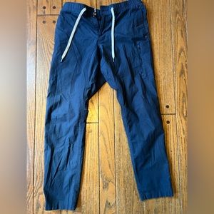 Men’s large Vuori Ripstop pants